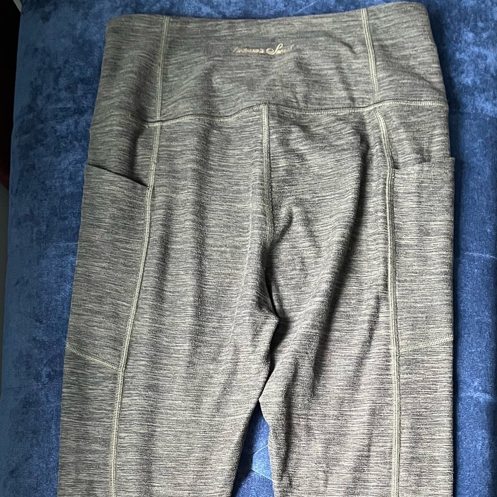 Victoria’s Secret olive green essential pocket leggings size Small